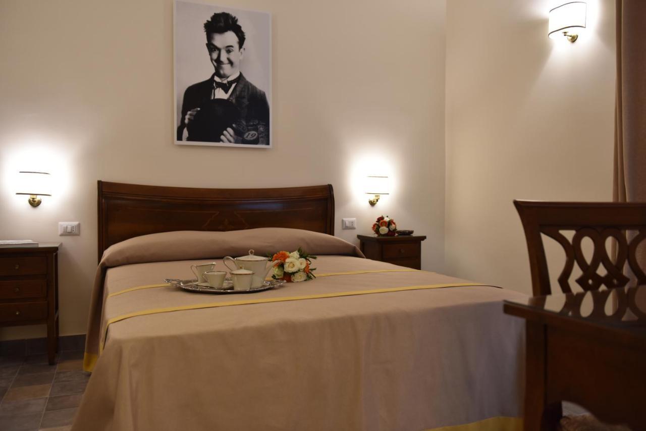 나폴리 Dimora Conte Di Ruvo B&B 외부 사진